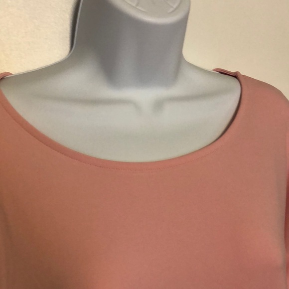 Ladies pink Zenana Outfitters top size Medium - Picture 3 of 5